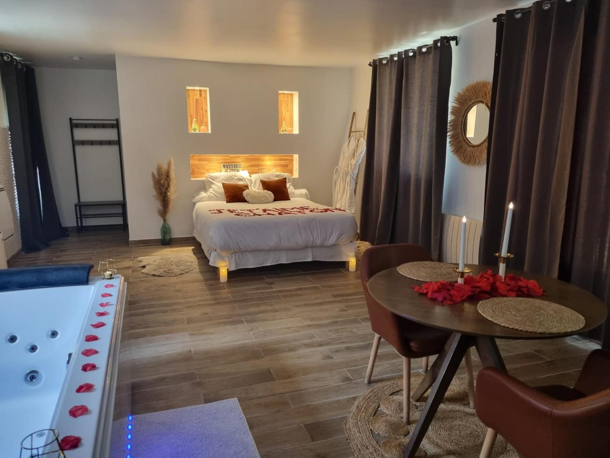 Suite De Charme Avec Jacuzzi Et Jardin Privatif Paris Au Calme Saint-Prix Kültér fotó