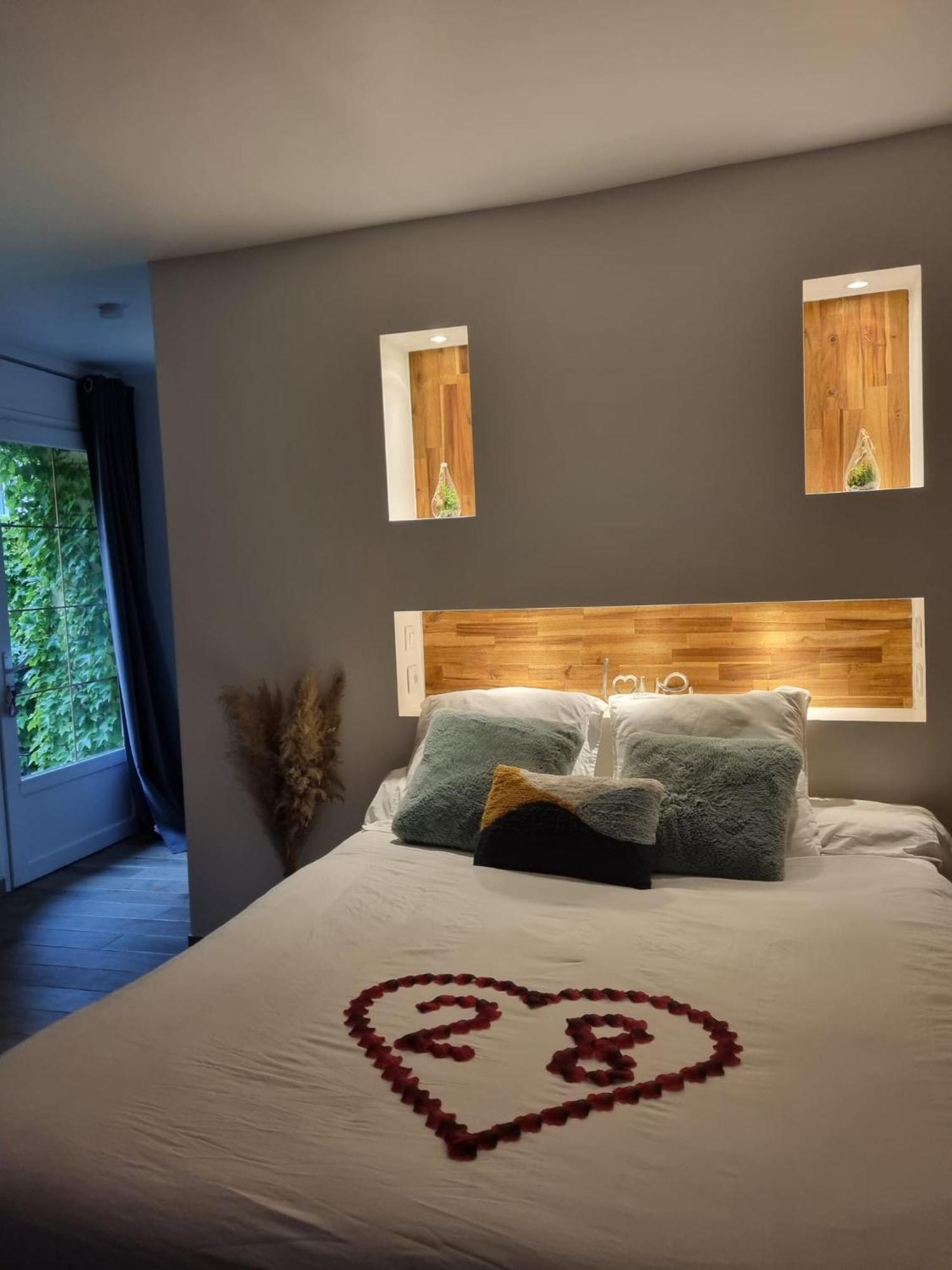 Suite De Charme Avec Jacuzzi Et Jardin Privatif Paris Au Calme Saint-Prix Kültér fotó